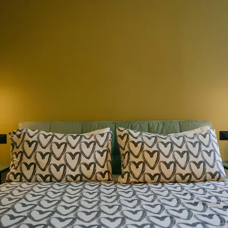 Victoria's Suite&spa Con Parcheggio Privato קומו