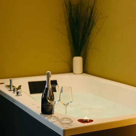 Apartmán Victoria's Suite&spa Con Parcheggio Privato *